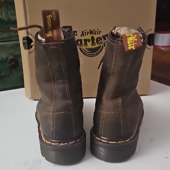 Dr. Martens Dark Brown Lace-Up Oiled Boots - Picture 4 of 9